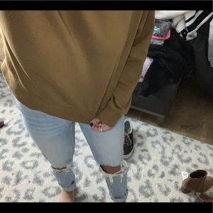 American Eagle Lightwash Distressed Mom jeans